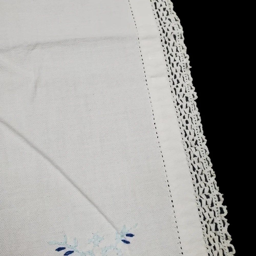 Embroidered Table Runner Dresser Scarf Heart Crochet Lace Blue White Vintage 36
